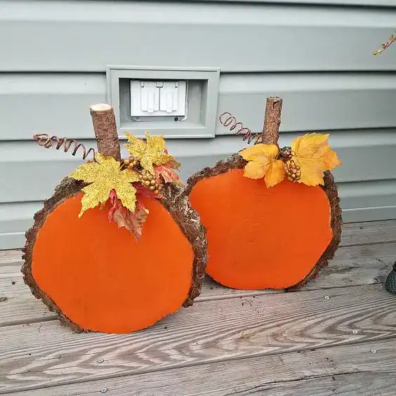 29 Profitable Fall Wood Crafts to Make and Sell