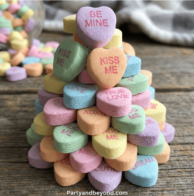 Valentine's Day cookie game for couples and friends.