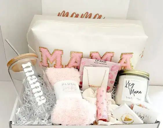 Baby shower gift ideas for new moms with pampering essentials and personalized items.