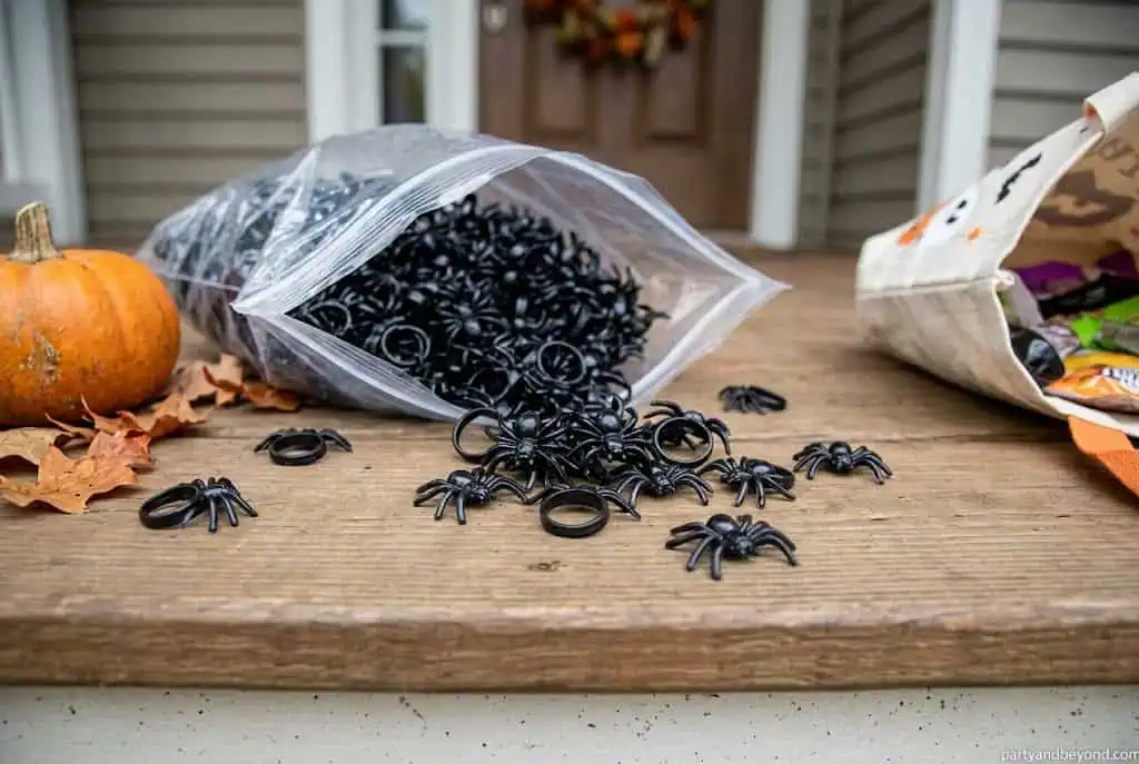 bulk spider rings for Halloween classroom treats