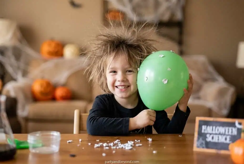 mini pumpkin baking soda volcano Halloween party