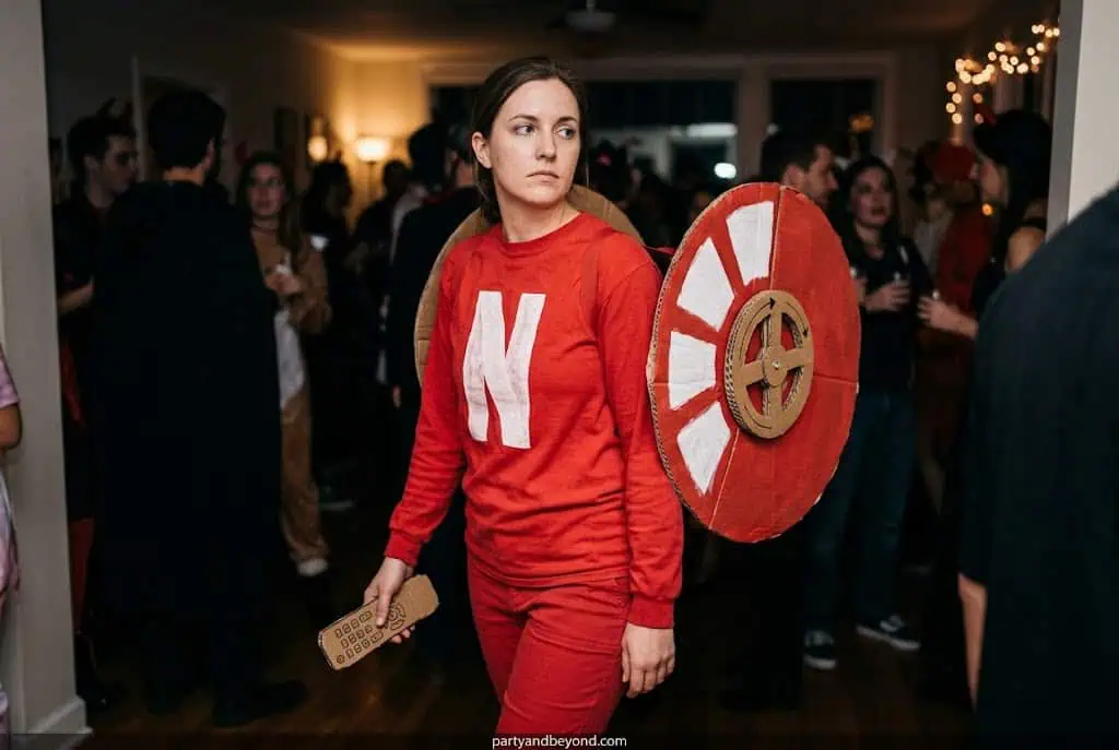 Netflix loading screen funny costume idea 2026